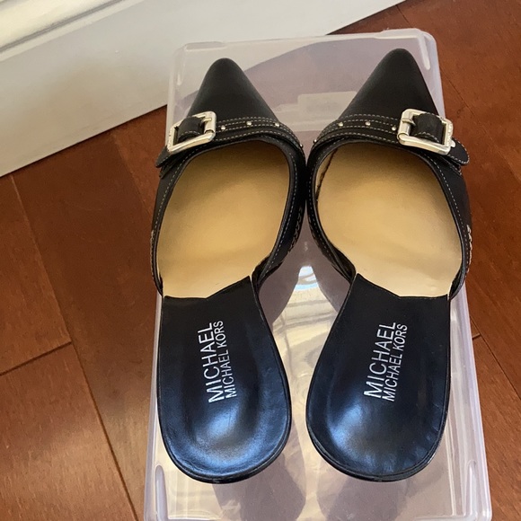 Michael Kors slides - Picture 2 of 12
